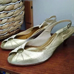 VINTAGE HUSH PUPPIES Gold Peep Toe Kitten Heel Elegant Shoes Size 6.5 7 estimate
